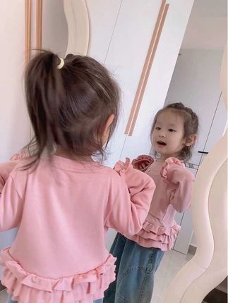 粉色假两件上衣搭配牛仔裤,又简单又可爱 #女宝穿搭 #儿童穿搭分享