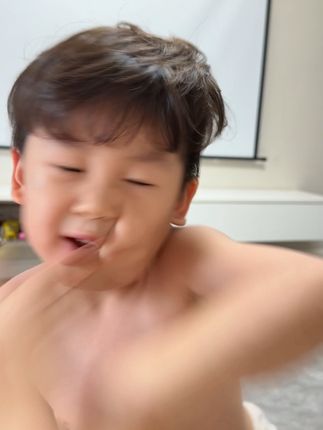 周末就是在家 不玩玩具, 要比谁出手快,挑战老母亲的耐心#狗#小阿团