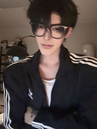 看我不爽可以看着我爽 #手势舞 #少年感