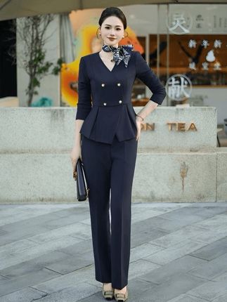 长袖西服直筒裤 ,时尚修身 ,职业名媛范!#早秋穿搭 #西服套装 #穿出高级感 #优雅气质 #气质穿搭