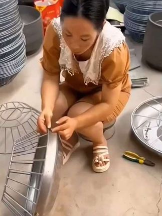 圆形鸡鸭鹅喂食槽,牛筋底结实耐用,分隔设计,不抢食不刨料,干净卫生不浪费料