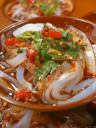 家人们,豌豆粉又来活动了#美食视频 #特色美食小吃 #好吃的家常菜 #家常美食 #春季美食