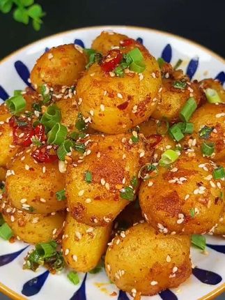 恩施黄心小土豆,粉糯香甜,这也太好吃了吧!#小土豆 #土豆 #优质农产品 #好吃到停不下来