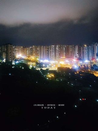 按下香薰的瞬间,乌木玫瑰便裹着暖意漫开来!窗外的灯影是无声的背景音,而我只需要把身体陷进床里,等睡意顺着香味来入眠!#浪漫香薰#四档调节#多味可选#