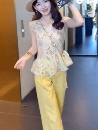 【现货】夏季温柔穿搭2025年新款百搭减龄无袖上衣高腰休闲裤两件套#气质穿搭 #时尚穿搭 #洋气减龄 #显瘦 #巨好看
