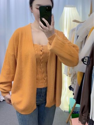 #开衫两件套 #洋气穿搭 #穿出高级感 #不挑年龄不挑身材 #谁穿谁好看
