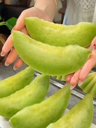 正宗玉菇甜瓜 #玉菇甜瓜 #甜瓜 #好吃不贵经济实惠 #超便宜超划算#嘎嘎好吃