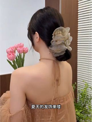 新款国风裙摆扇子抓夹。戴上显发量高级感满满#抓夹 #仙女必备 #头饰发饰 #时尚发饰 #美出高级感