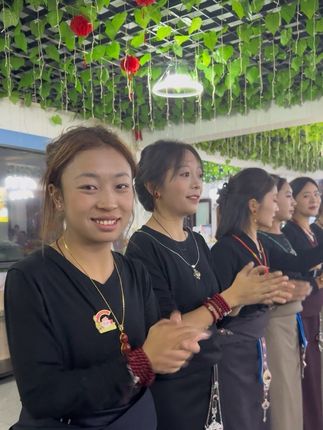 #拉萨美食推荐#拉萨旅游攻略#田村石锅藏香鸡嘎玛贡桑店#田村酸汤牦牛肉