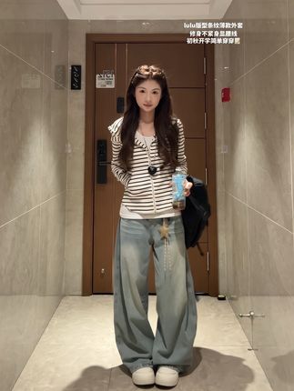 秋天简简单单穿就很好看#期待一下入秋开学穿搭 #毫不费力地打开初秋穿搭 #ootd穿搭 #穿搭 #开学穿搭