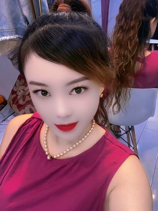 天淑洗发护发水三件套真香真柔顺而且不贴不油腻,我们全家都用的好,亲们听小玉的一定下一单试试😘爱你们❤️