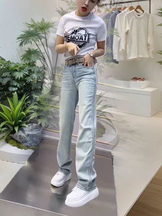 #牛仔裤 #显瘦牛仔裤 #显高显瘦显腿长 #通勤搭配 #ootd穿搭