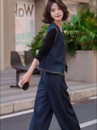 休闲港风复古牛仔套装#穿出自信穿出美丽 #减龄穿搭 #减龄穿搭 #时尚潮流穿搭 #新款时尚女装