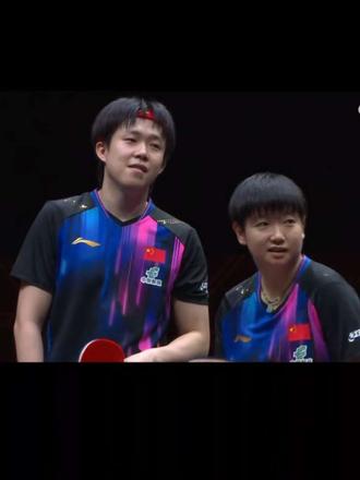 这两对太可爱了😃😃是对手亦是队友#莎头vs动漫 #香港总决赛 #莎头