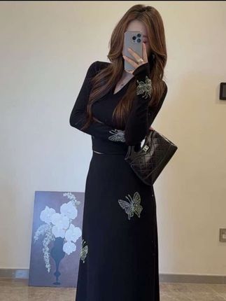 法式休闲风时尚套装女显瘦上衣高腰半身裙烫钻复古气质两件套8065#气质穿搭 #甜美穿搭 #辣妹穿搭 #高品质女装#套装穿搭 @DOU+上热门 @DOU+小助手