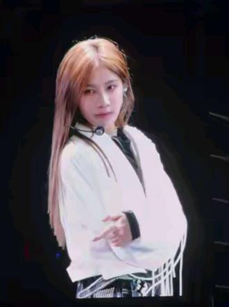 此女完全是大屏的神…#袁一琦 #袁一琦生日演唱会