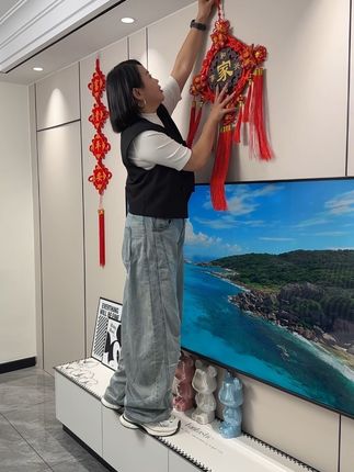 马上准备乔迁新居搬新家的,给家里挂一套桃木中国结,纯手工编织,八鱼款寓意很好,挂客厅入户玄关喜庆又大气。#中国结 #中国结挂件 #乔迁之喜 #福到我家 #乔迁新居大吉