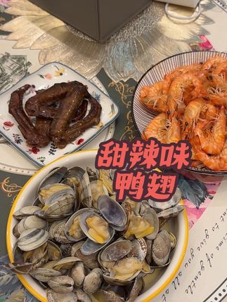 健身回来吃点好的,这鸭翅的口感是真没的说,一吃就停不下了那种#鸭翅#宵夜#零食推荐