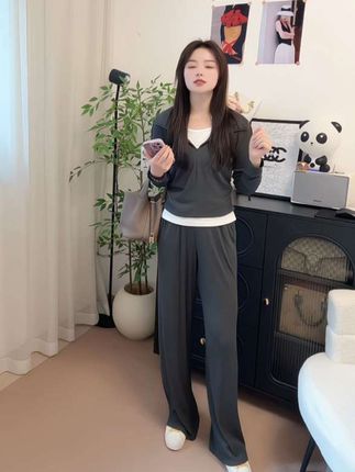 休闲套装 #秋季穿搭 #时尚百搭 #简约大气 #穿出你的时尚你的感觉 #显瘦遮肉