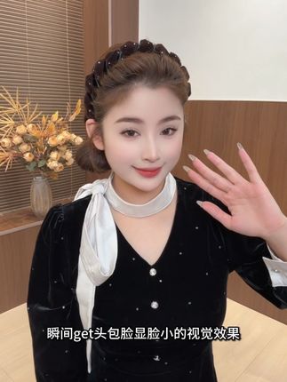 这款高级感丝绒发箍真的太好看了~#发箍的正确戴法 #发箍这样戴好美 #美出高级感 #精致女人必备 #头饰发饰真的很加分