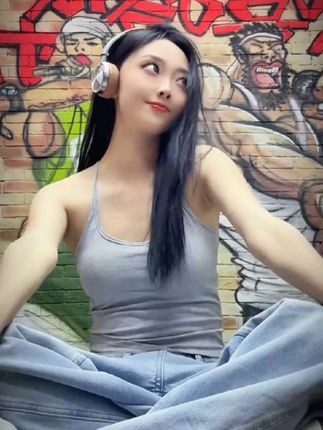 哇去!这个是真拒绝不了啊 我是真喜欢 最近就很喜欢这种精致的头戴式耳机拍照可出片了~而且它的音质也很不错用来听音乐 打游戏都很ok的~小巧精致的外观,方便携带我觉得当做礼物也是不错的选择呢#蓝牙耳机 #我的年度最爱来啦 #糟糕这是心动的感觉 #勒姆森头戴式耳机 #头戴式耳机