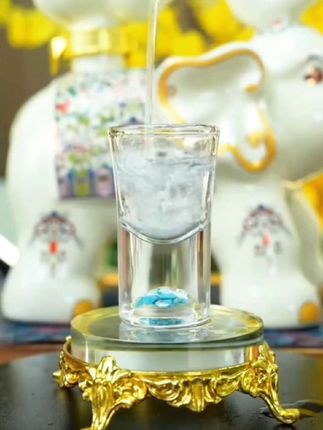 #好酒推荐 #品酒品人生 #精美摆件酒#送礼佳品#纯粮酿造好喝不上头