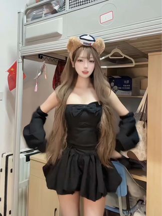 不该对短暂出现的人执念太深~ #显瘦穿搭 #ootd穿搭 #辣妹 #蓬蓬裙