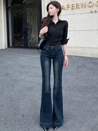 蓝灰色水洗微喇牛仔裤女中低腰秋季新款潮流修身显瘦喇叭长裤#牛仔裤 #日常穿搭分享 #气质范 #优雅气质 #通勤搭配