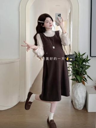 孕妇装2025秋装新款时尚显瘦拼接假两件连衣裙可收腰孕妇裙中长款