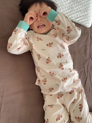 谁懂啊 我真的超爱给娃穿这种全棉的秋衣套装! 小孩子蹦蹦跳跳爱出汗,还得是这种100棉的贴身衣物 吸汗透气最重要~#儿童秋衣套装 #入秋了