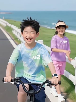 喜欢给孩子穿品牌衣服的妈妈们赶紧来抢贵人鸟!这个纯棉的运动小套装门店可都要卖两百多的,你们看我这里有多给力!运费鞋比买杂牌都划算了。一整个上衣和裤子都是一百年的软糯亲肤贴身穿,轻薄透气又凉快,特别适合怕热爱出汗的孩子穿。宽松的版型孩子穿着活动轻松自如。深裆设计不卡裆。大品牌的做工细节真的没得挑,男女宝的颜色都好看,趁价格合适,妈妈们快给娃安排,真的太值了!#高品质童装 #潮童穿搭 #儿童穿搭 #萌娃穿搭 #阳光帅气
