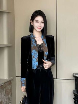 #秋冬新款 丝绒小西装假两件外套新中式高级感洋气出游套装#时尚套装#新中式穿搭#优雅气质#美出高级感