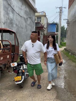 咱家里有厨房油烟机,墙面油重洗不干净的,可以尝试一下这款油污净,巨好用#厨房清洁 #油污净 #厨房好物
