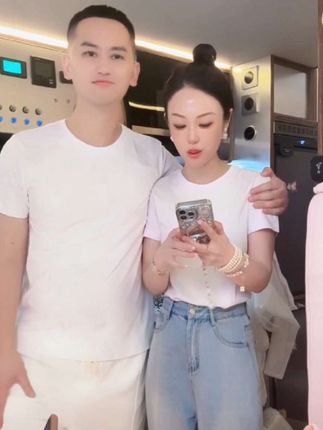 #简单穿搭穿出自信穿出美丽 ##短袖t恤 #强烈推荐 #每日分享 #穿着得体是一种生活态度