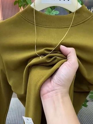 大码加绒磨毛打底衫80斤穿到230斤,面料柔软舒适弹力大 ,上身不臃肿,时尚百搭,单穿打底都好看,搭配你衣柜的的大衣,马甲,外套,西服都百搭#大码加绒打底衫 #大码打底衫 #打底衫#大码女装 #穿搭