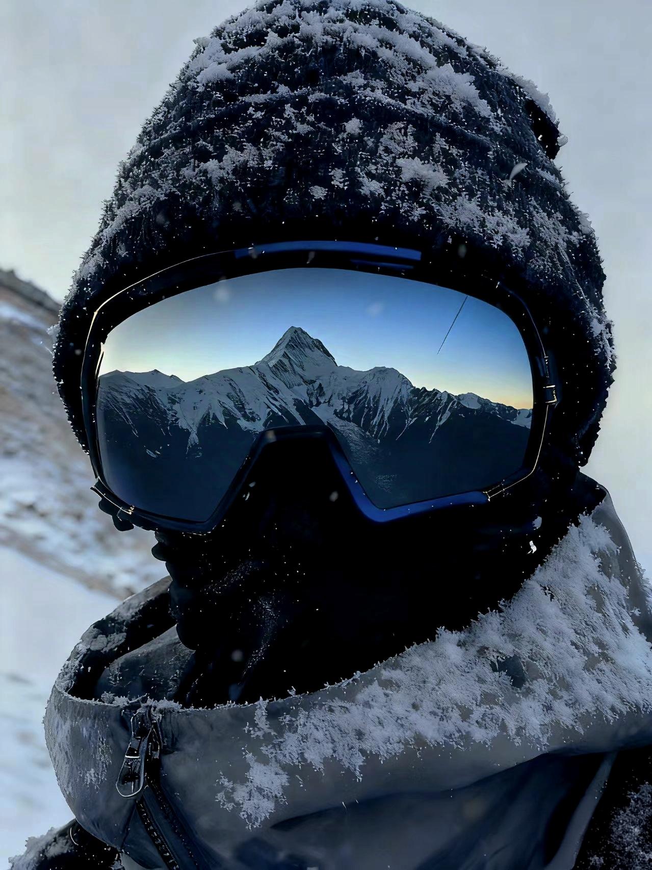 你有直面蜀山之王贡嘎的勇气吗?#雪山 #贡嘎雪山 #那玛峰 #奥太娜 #四姑娘山 旅行社领队感谢@25号底片俱乐部 的帮助超级负责,真的强推,一起寻找自己的第25号底片。