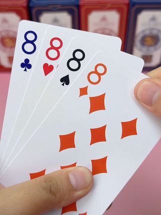 万全麒麟四色版掼蛋扑克,黑红梅方设计为4个颜色,辨识度升级,告别误看漏看同花顺#掼蛋专用扑克 #塑料掼蛋扑克牌 #四色版掼蛋扑克 #掼蛋怎么玩 #扑克牌