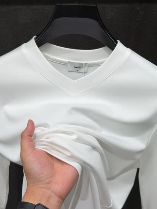如果是走量,那么我只会选择走质量 #高端男装 #面料柔软舒适 #v领t恤 #长袖t恤 #长袖打底衫