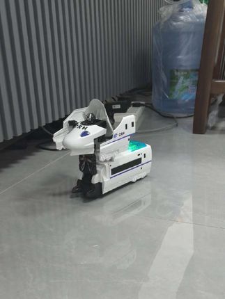 哇,快看高铁变形了呀。#儿童玩具 #电动变形高铁