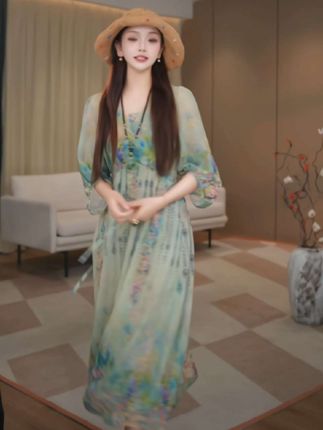 #明媚夏日彩色穿搭 #度假风连衣裙 #显瘦穿搭 #慵懒风穿搭 #设计感穿搭