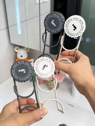 自从把家里的脸盆上墙收纳以后,打扫卫生是真的方便!大大小小的脸盆都可以挂上去,一个挂钩还可以挂好几个脸盆,真的很不错!#吸盘脸盆挂钩 #吸盘挂钩 #脸盆挂钩 #脸盆置物架 #脸盆置物架挂钩