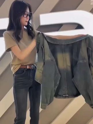 #时尚气质穿搭 #时尚休闲女装 #休闲穿搭 #牛仔外套 #时尚穿搭