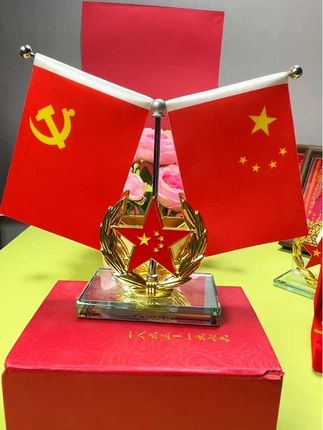 车载水晶红旗摆件#汽车摆件#办公室摆件 #摆台#五星红旗迎风飘扬