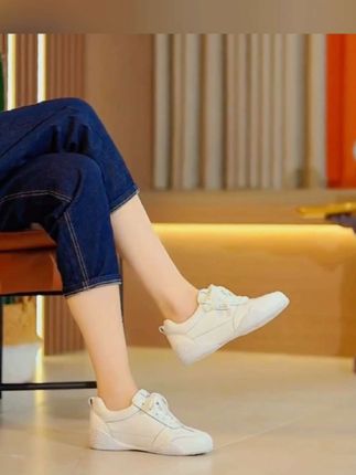 真皮小白鞋软底运动软皮2025春季休闲鞋孕妇平底鞋女豆豆开车女鞋#女鞋#豆豆鞋#运动鞋#小白鞋#休闲鞋