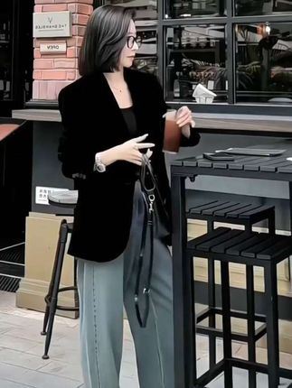 黑色丝绒西装外套 显瘦气质女神范小个子女士上衣#高级感穿搭 #谁穿谁好看#高端品质 #春秋穿搭
