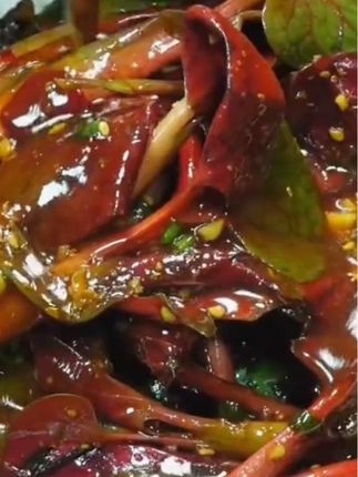 四川农家 折耳根嫩叶又叫鱼腥草新鲜蔬菜,凉拌煲汤美味爽口,新鲜嫩叶鱼腥草,有喜欢的老乡在下小红在购买,