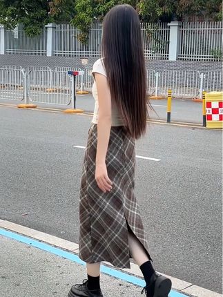 永远不要听一个人跟你说什么 而是要去看一个人为了你做了什么 毕竟说话永远都不需要成本 #洋气减龄 #时尚百搭#早秋穿搭