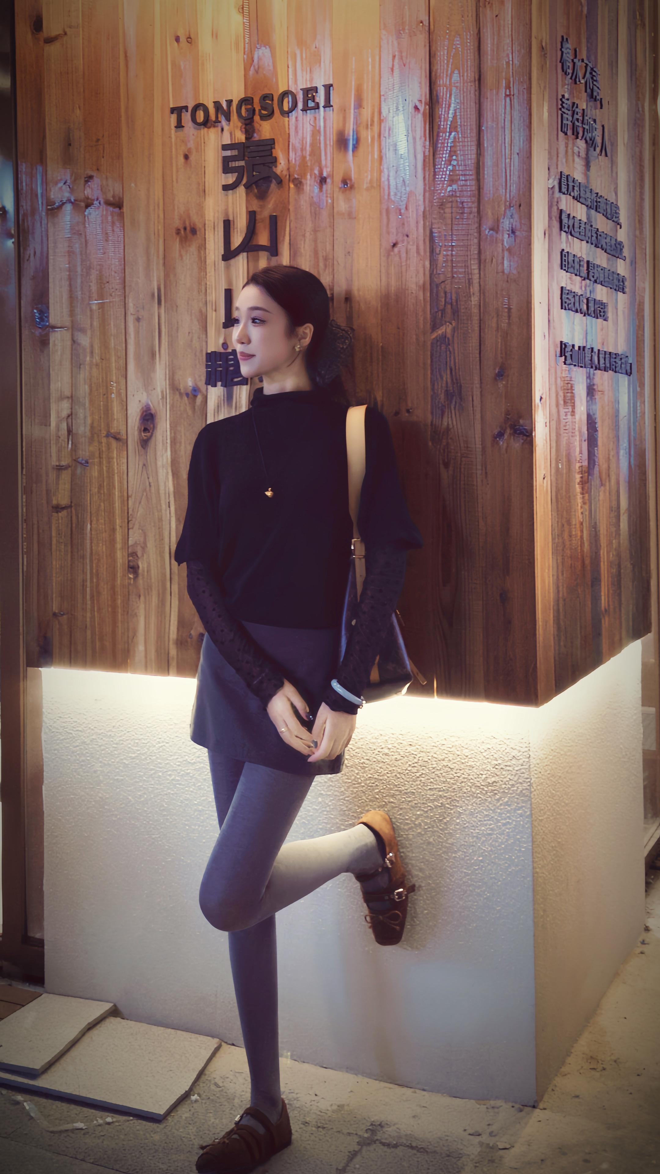 希望我们自然地享受生命里的晴天 也可以坦然地面对每一场哪怕会将自己淋湿的雨