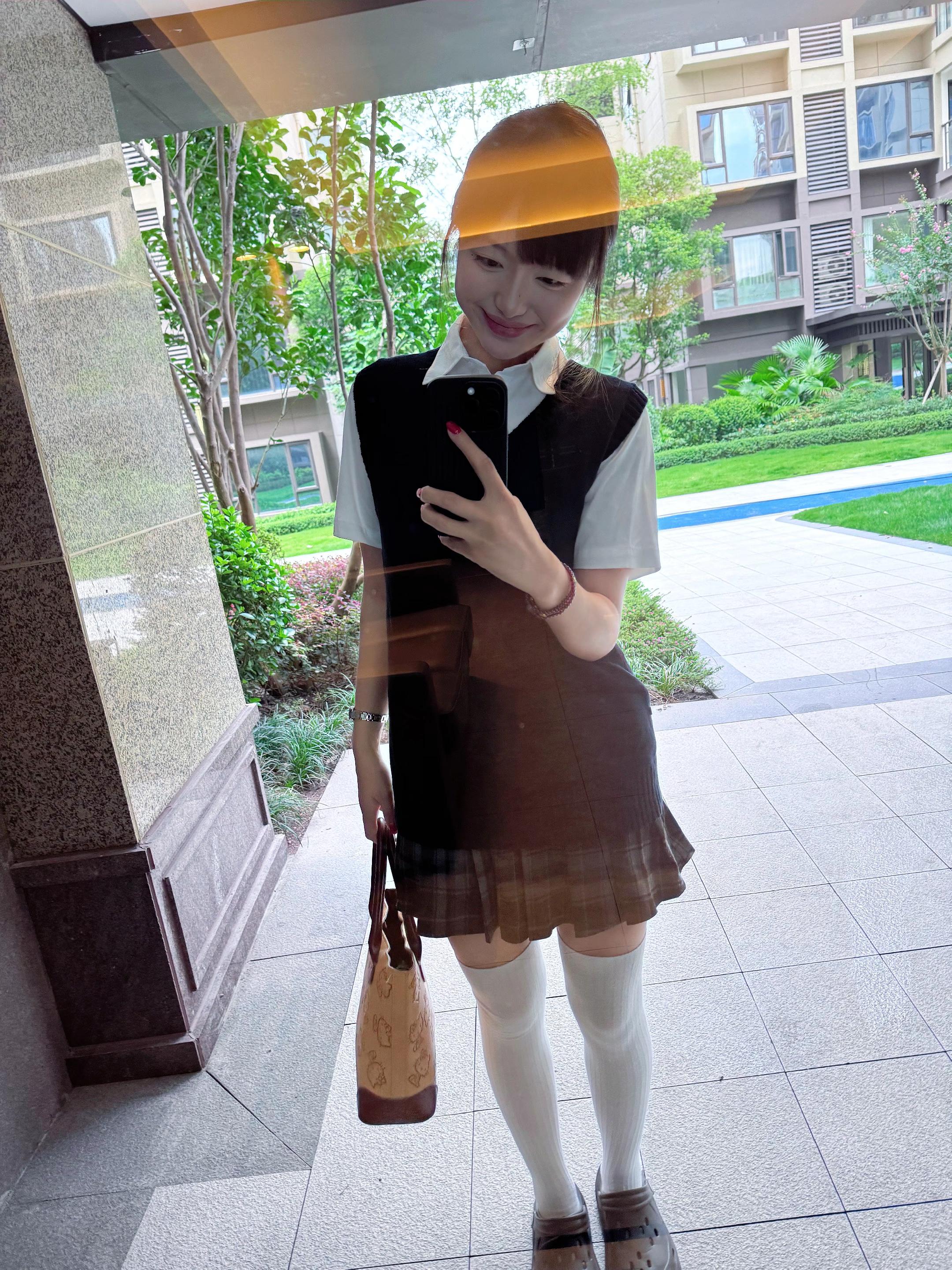 哪天我正面能看见耳朵👂了,我就幸福了~