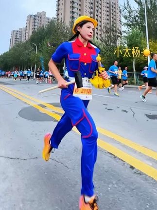 青春不负梦,有你中国强!2025全国职工马拉松主角是每一个平凡的劳动者。国家的富强离不开你们的辛勤付出。感谢你们🌹🌹🌹 #2025全国职工马拉松 #2025全国职工半程马拉松赛(银川站) #中国梦·劳动美——跑向美好生活 #劳动者奔跑力量 #全国职工马拉松